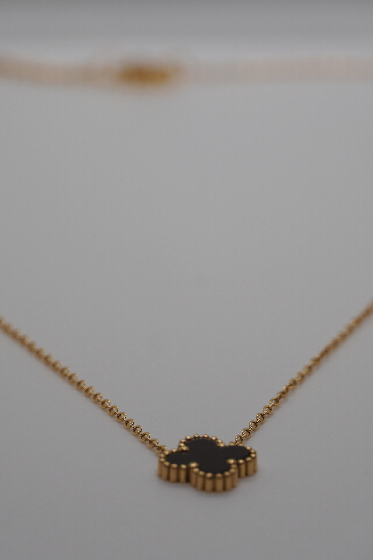 Black Shamrock Halskette – Detailansicht