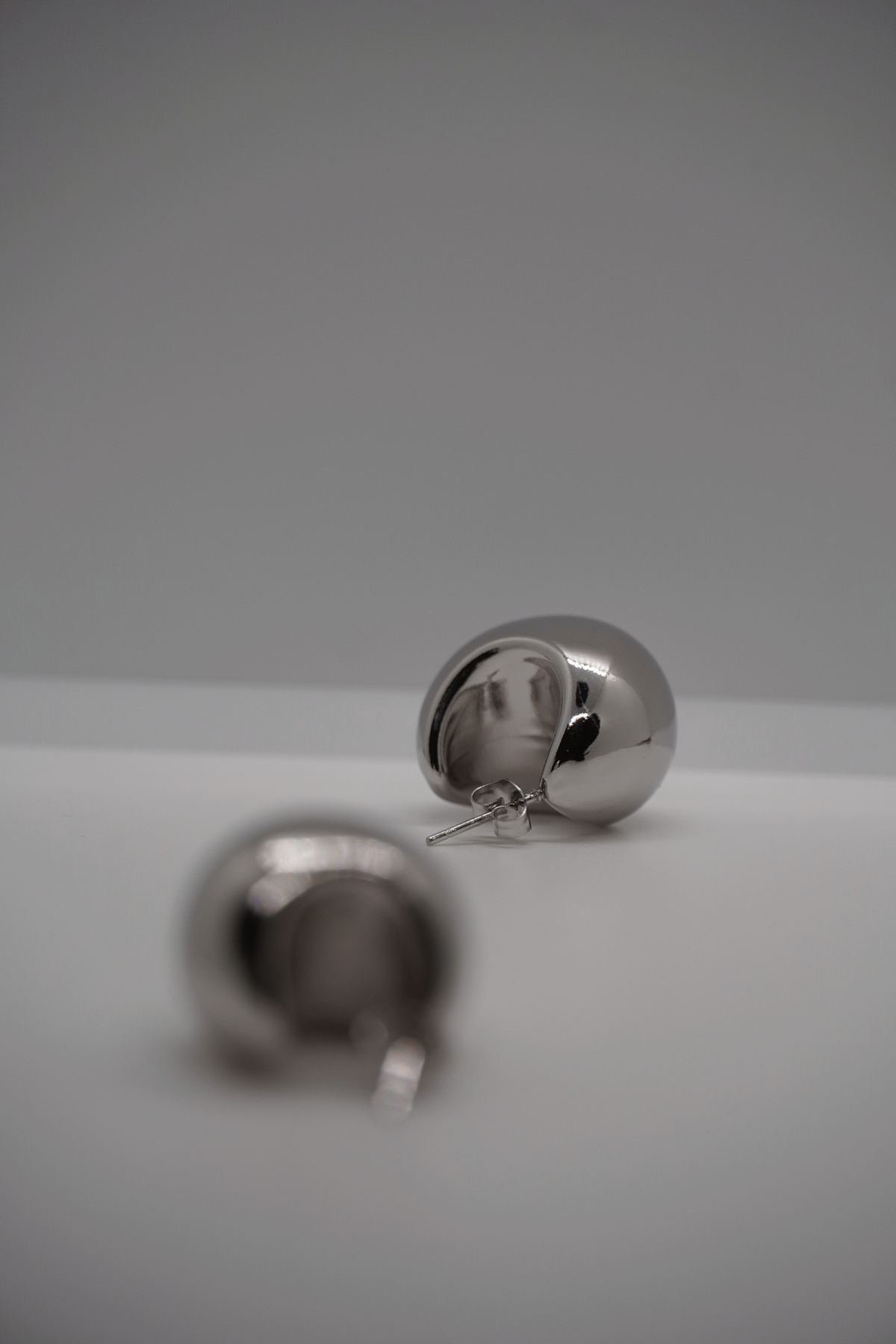 C Earrings – Silver – Detailansicht